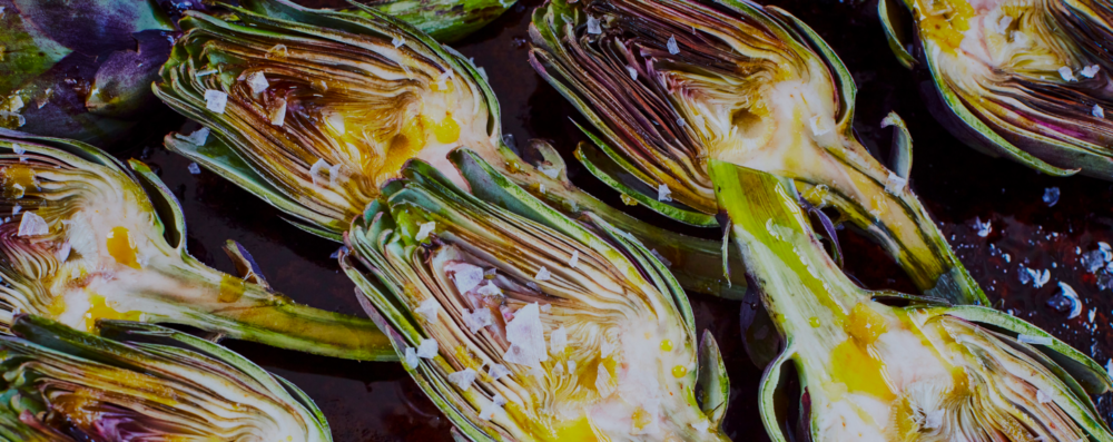 Globe artichokes seasoned with sea salt