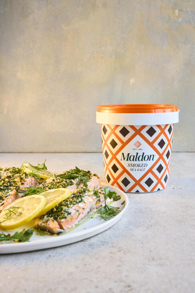 Maldon Smoked Sea Salt 500g Tub with Salmon