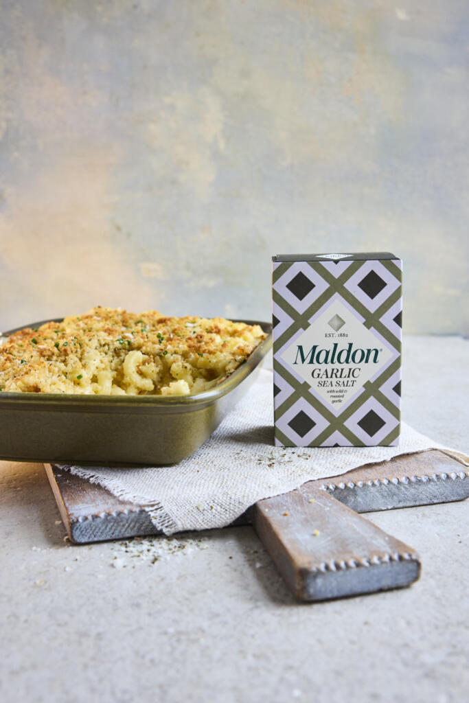 Maldon Garlic Sea Salt Flakes 100g Pack with Macaroni & Cheese